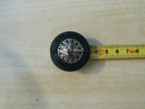 Roue avec enjoliveur - de, mm