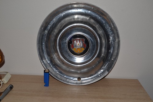 Ancien enjoliveur voiture - ancien,
